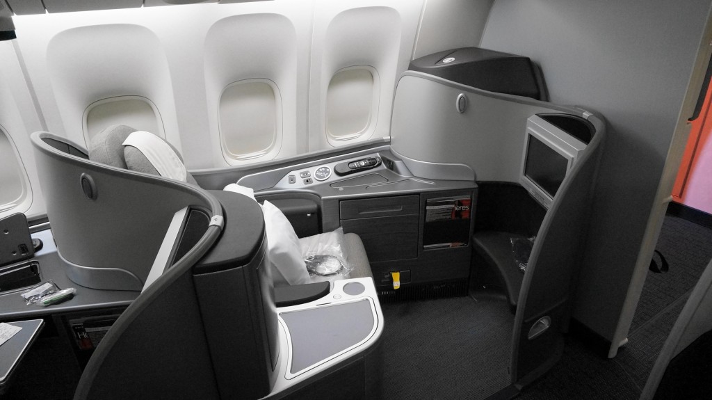 First & Business Class Flights on United Airlines | Fly World Class